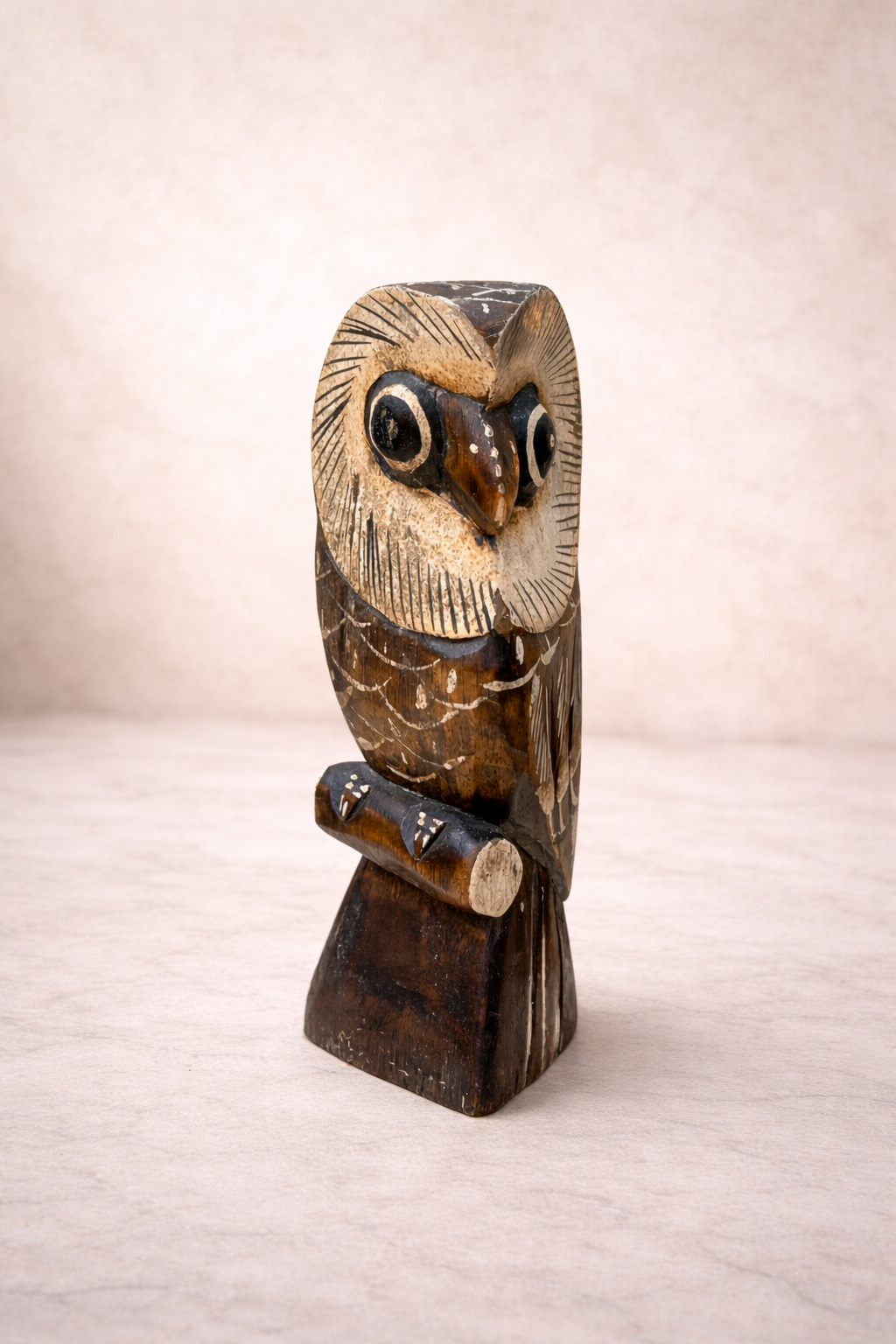Búho Decorativo Artesanal de Madera