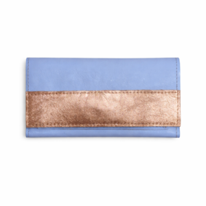 Monedero de Cuero Celeste con detalle Dorado – Lola Abate