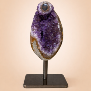 Amatista natural en base minimalista ( 11 x 6 CM )