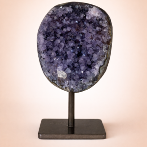 Amatista Natural en Base Minimalista ( 12 x 5 CM )