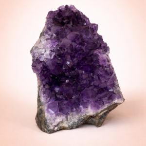 Amatista en Bruto Natural ( 13 X 9 CM )