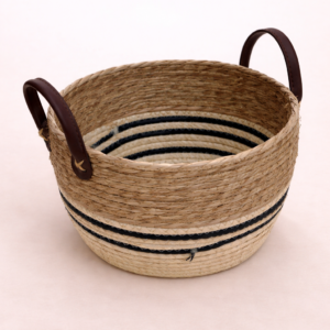 Canasto Natural con Asas de Cuero mediano ( 26 X 21 CM )