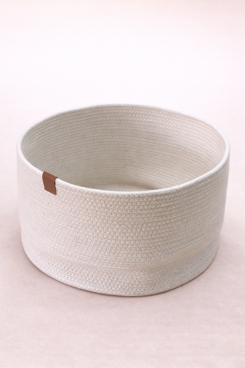 Canasto Minimalista de piola ( 28 X 20 CM )