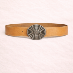 Cinto Cuero Camel — Hebilla Circular Texturada