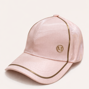 Gorra Satinada Rosa con Detalles Dorados