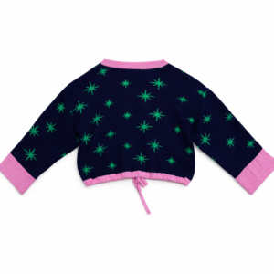 Suéter corto con detalles llamativos